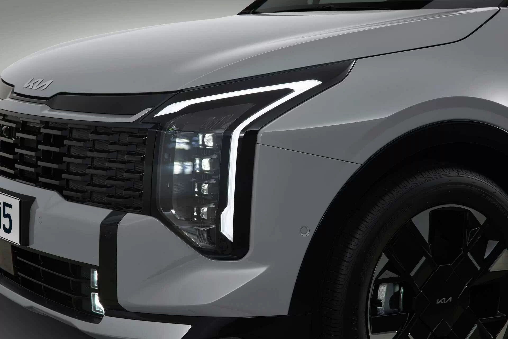 CỤM ĐÈN PHA LED PROJECTOR TĂNG CƯỜNG KHẢ NĂNG CHIẾU SÁNG